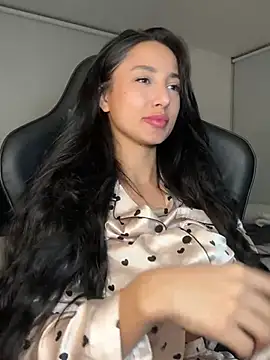 Snapshot of EvaMoet chatting on 6, 12, 2024 EvaMoet online show from 6, 12, 2024