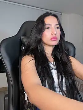 Snapshot of EvaMoet chatting on 17, 12, 2024 EvaMoet online show from 17, 12, 2024