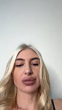 Snapshot of Mia_Roxie chatting on 10, 2, 2026 Mia Roxie online show from 10, 2, 2026