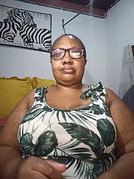 Snapshot of YELLOW_BONE chatting on 24, 6, 2026 YELLOW BONE online show from 24, 6, 2026