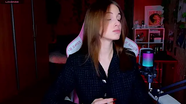 EdelineMaher online show from 21, 12, 2024