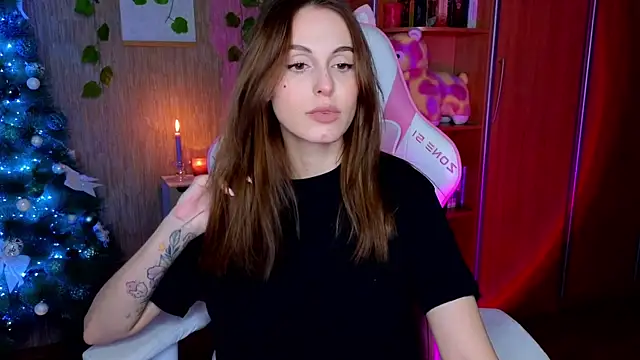 EdelineMaher online show from 10, 1, 2025