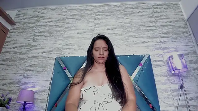 Snapshot of veronica_salas chatting on 28, 12, 2024 veronica salas online show from 28, 12, 2024