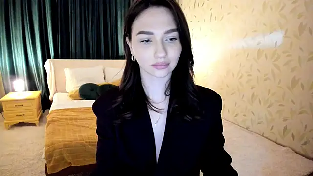 GracefulLook online show from 4, 10, 2025