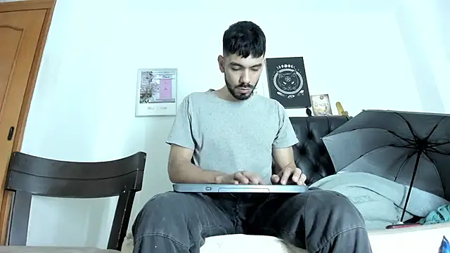 JohanyLatino online show from 25, 2, 2025