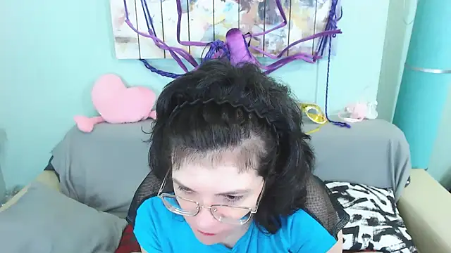 Snapshot of EverlyRays chatting on 7, 12, 2024 EverlyRays online show from 7, 12, 2024