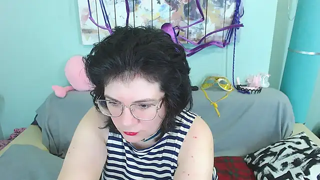 Snapshot of EverlyRays chatting on 11, 12, 2024 EverlyRays online show from 11, 12, 2024