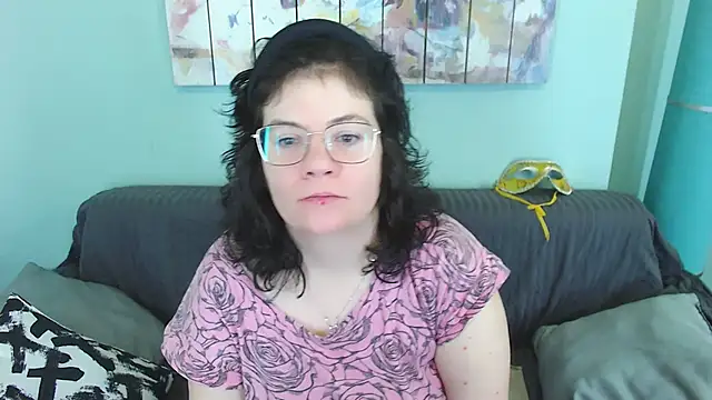 Snapshot of EverlyRays chatting on 7, 2, 2025 EverlyRays online show from 7, 2, 2025
