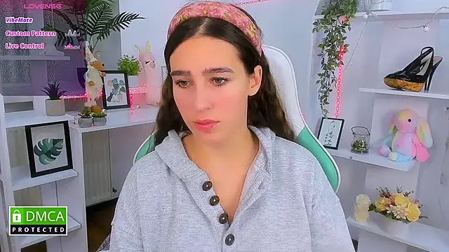  Eliizabeth  online show from 14, 10, 2025