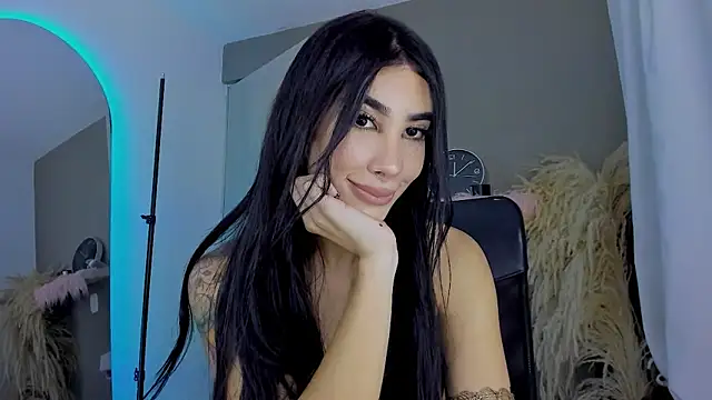 GarciaMilu online show from 28, 11, 2025