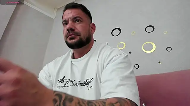 musclemonster31 online show from 3, 2, 2025