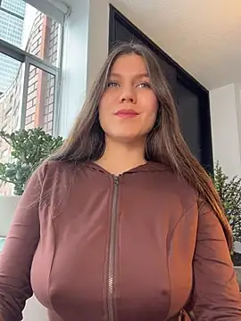AmelieLaurent  online show from 16, 5, 2026