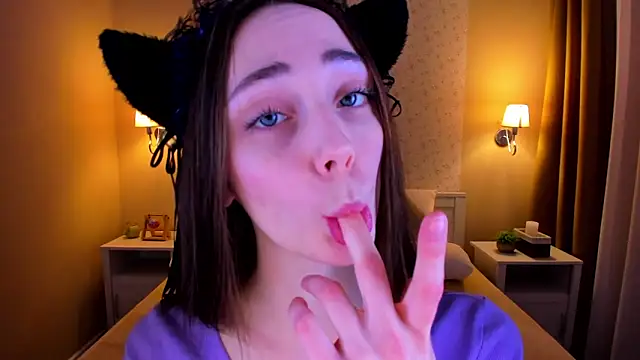 Lexi Split online show from 4, 2, 2025