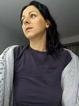 bruneta sexy23 online show from 13, 3, 2025