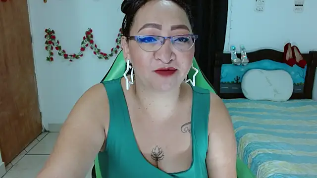 Snapshot of candy_crazy38 chatting on 4, 1, 2025 candy crazy38 online show from 4, 1, 2025
