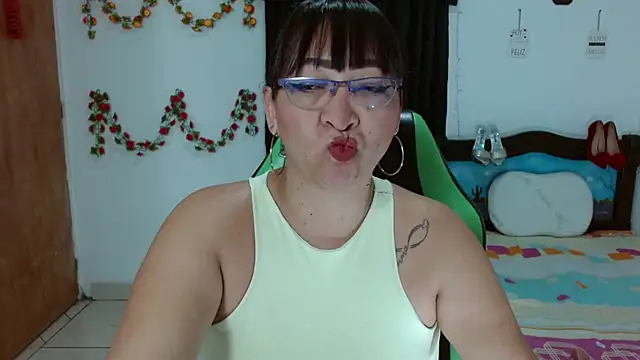 Snapshot of candy_crazy38 chatting on 25, 1, 2025 candy crazy38 online show from 25, 1, 2025
