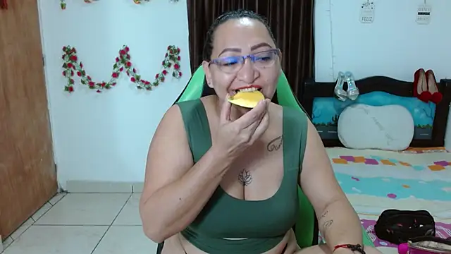 Snapshot of candy_crazy38 chatting on 30, 1, 2025 candy crazy38 online show from 30, 1, 2025