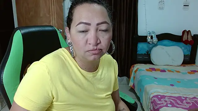Snapshot of candy_crazy38 chatting on 31, 1, 2025 candy crazy38 online show from 31, 1, 2025