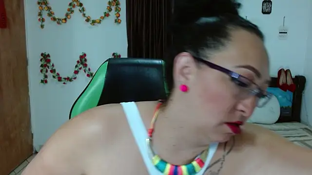 Snapshot of candy_crazy38 chatting on 2, 2, 2025 candy crazy38 online show from 2, 2, 2025