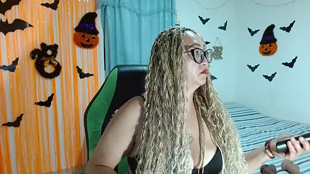 Snapshot of candy_crazy38 chatting on 3, 10, 2025 candy crazy38 online show from 3, 10, 2025