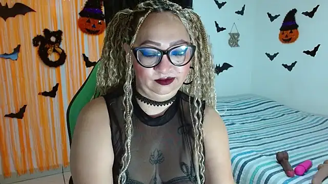 Snapshot of candy_crazy38 chatting on 4, 10, 2025 candy crazy38 online show from 4, 10, 2025
