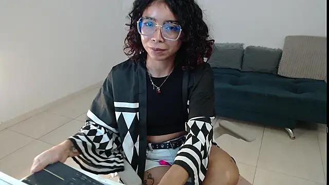 Putaku San online show from 9, 3, 2025