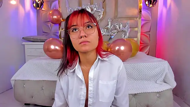 Snapshot of nahia_low chatting on 24, 12, 2024 nahia low online show from 24, 12, 2024