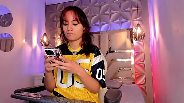 Snapshot of nahia_low chatting on 17, 2, 2025 nahia low online show from 17, 2, 2025