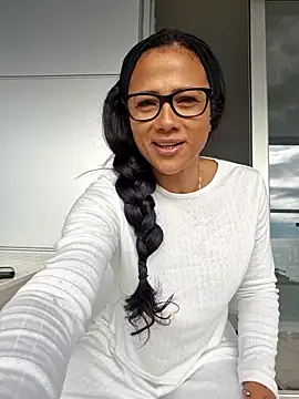 Allana Squirt online show from 18, 11, 2025