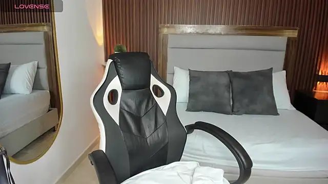 emily villamil online show from 21, 12, 2024