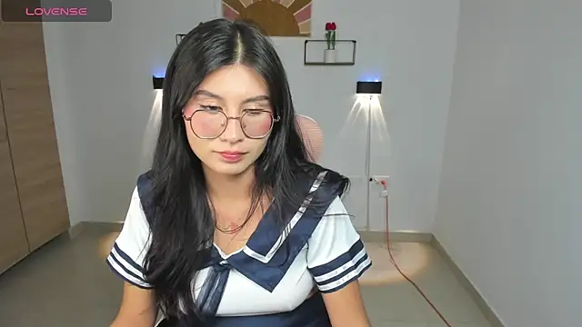 emily villamil online show from 30, 10, 2025