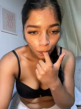 Snapshot of AgathaGeorgiou chatting on 28, 4, 2026 AgathaGeorgiou online show from 28, 4, 2026