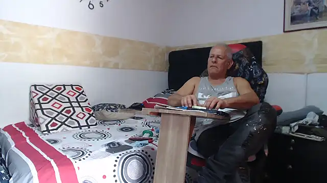 VALENTINO1983  online show from 17, 9, 2025