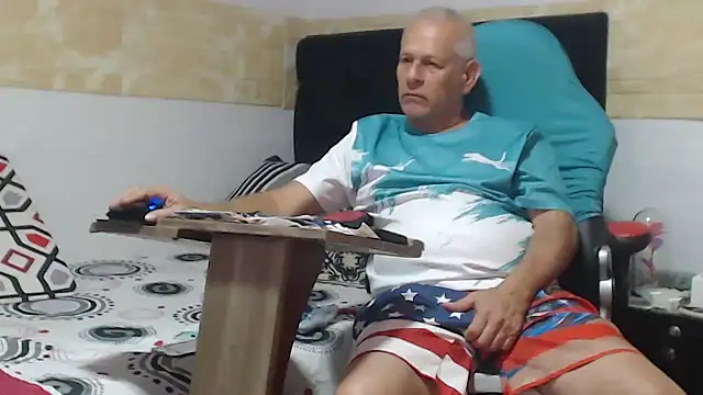 VALENTINO1983  online show from 7, 10, 2025