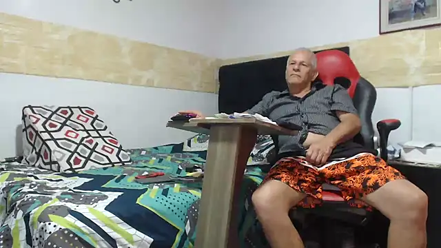 VALENTINO1983  online show from 15, 11, 2025