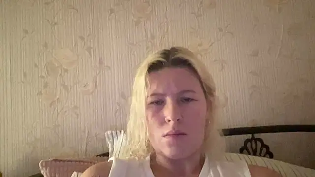 Snapshot of moonamii chatting on 24, 12, 2024 moonamii online show from 24, 12, 2024