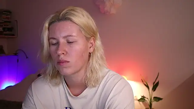 Snapshot of moonamii chatting on 16, 1, 2025 moonamii online show from 16, 1, 2025