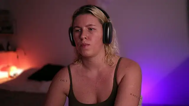 Snapshot of moonamii chatting on 27, 2, 2025 moonamii online show from 27, 2, 2025