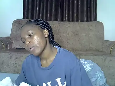Snapshot of AurelAda chatting on 11, 6, 2026 AurelAda online show from 11, 6, 2026