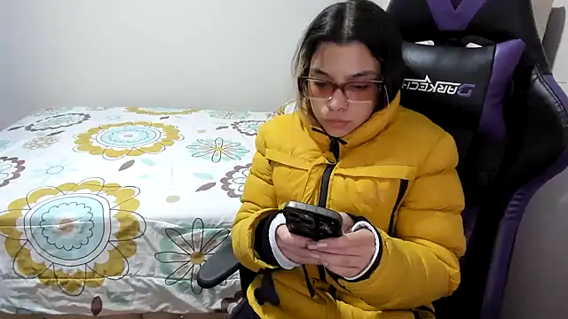 Snapshot of LuisaReyes_2911 chatting on 15, 2, 2026 LuisaReyes 2911 online show from 15, 2, 2026