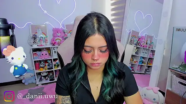 Snapshot of CuteDani_ chatting on 20, 5, 2026 CuteDani online show from 20, 5, 2026