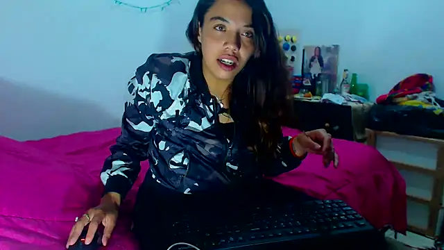 AmaraRoberts420 online show from 14, 12, 2024