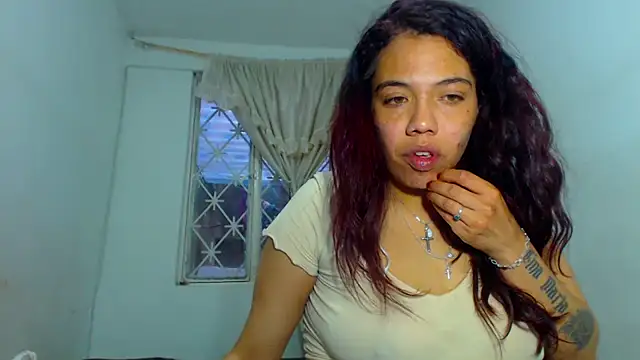 AmaraRoberts420 online show from 4, 1, 2025