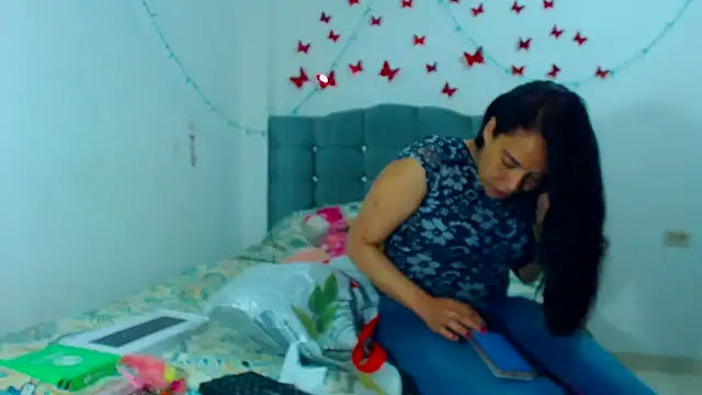 AmaraRoberts420 online show from 23, 1, 2025