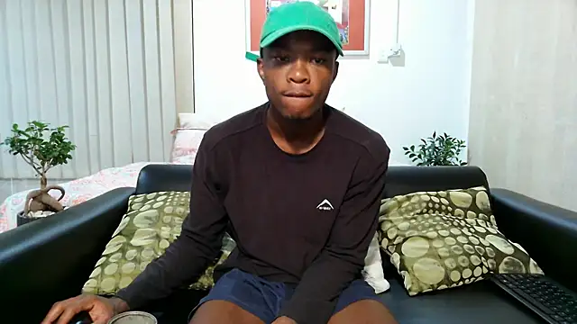 Snapshot of iCrushYenu chatting on 8, 1, 2025 iCrushYenu online show from 8, 1, 2025