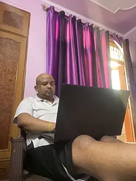 Dick 6inches online show from 11, 10, 2025