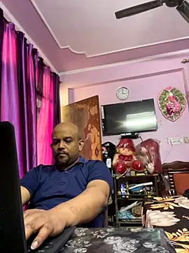 Dick 6inches online show from 15, 11, 2025