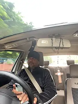 Dick 6inches online show from 17, 4, 2026