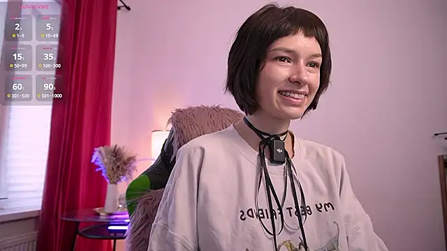 VivianLy  online show from 28, 2, 2026