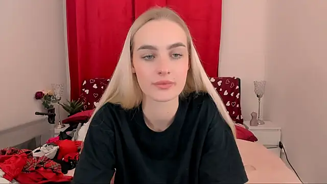Snapshot of OliviaKisss chatting on 24, 1, 2025 OliviaKisss online show from 24, 1, 2025